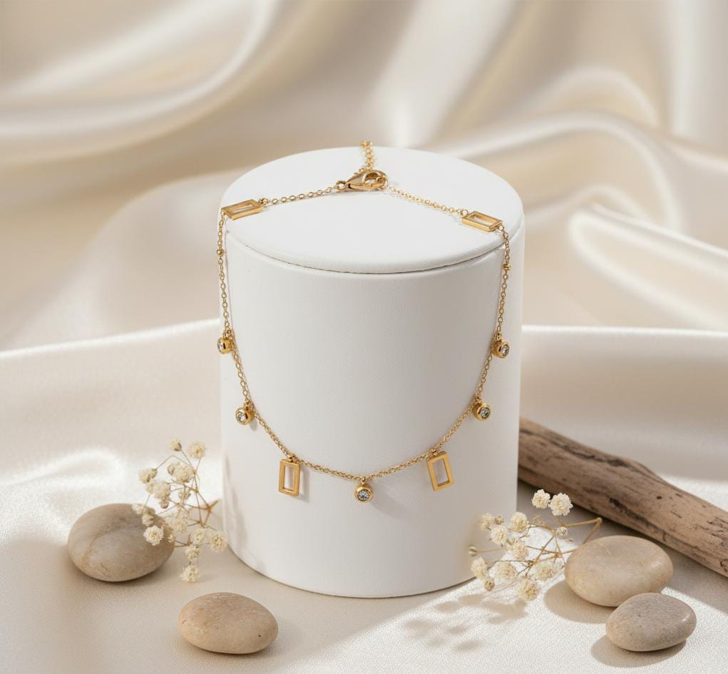 gold-tone chain bracelet