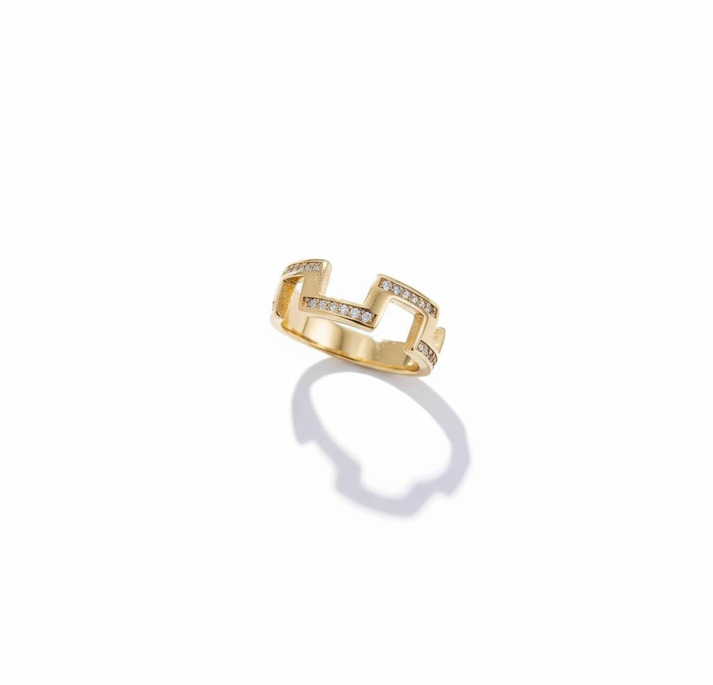 Chic, open geometric pattern ring