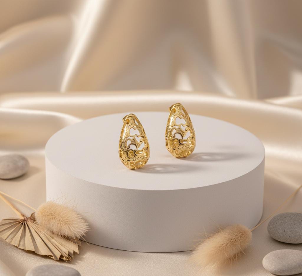 Elegant Gold-Coloured Openwork Hoop Earrings