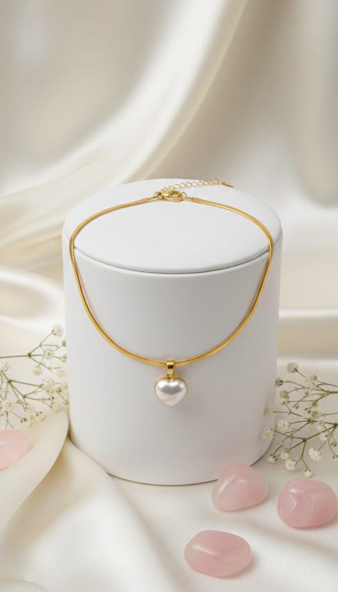 Gold Herringbone Chain Necklace with Heart Pearl Pendant